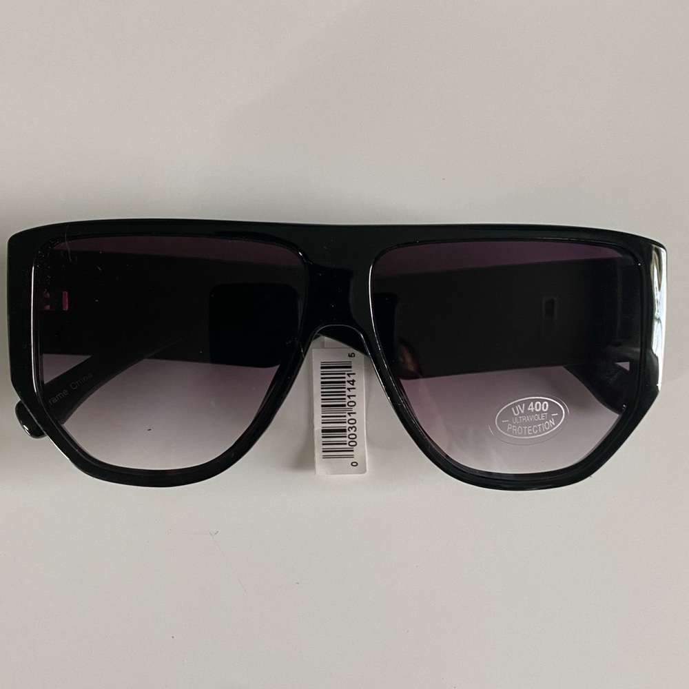 Black sunglasses